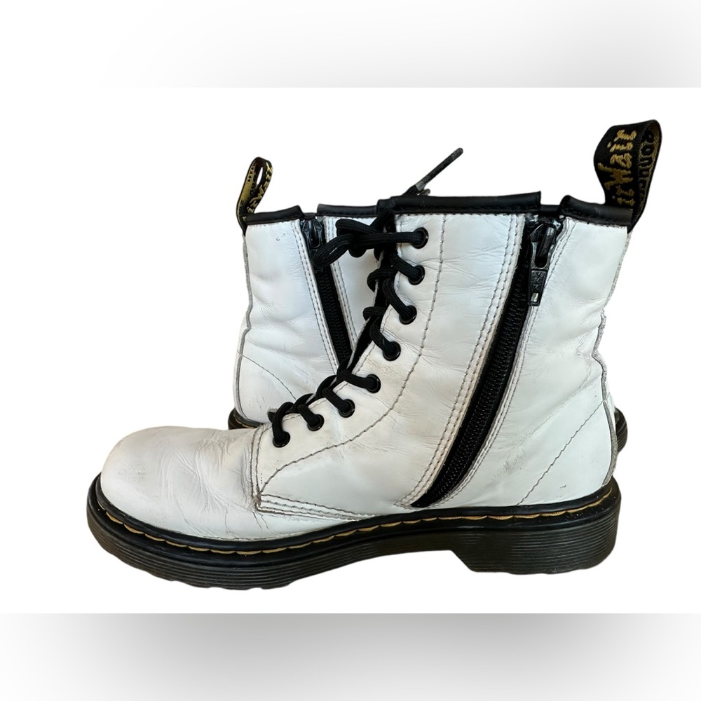 Vintage Dr. Martens Women White Combat Boots Lace Up Size 5 Scuffed B6 - Picture 3 of 8